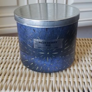 DISCONTINUED Bath and body works candle